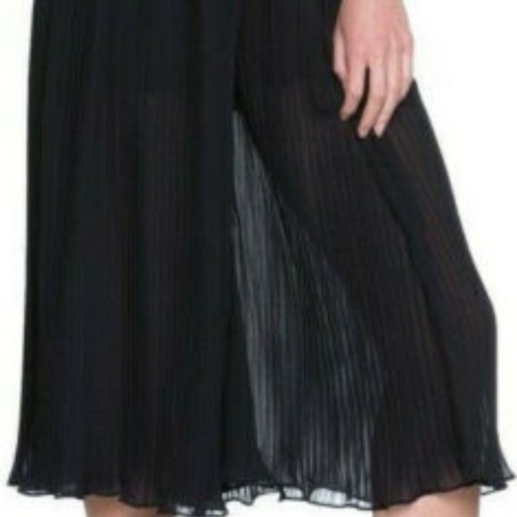 English Rose Black Pleated Jumpsuit Off Shoulder Chiffon Sizes S & XS - Picture 2 of 7